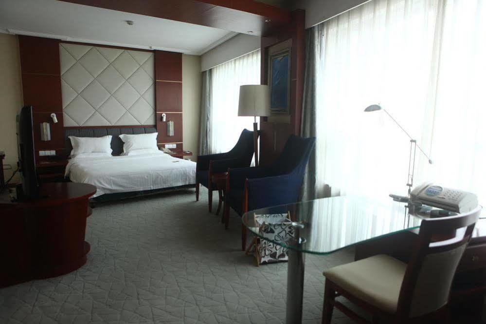 Jiangsu Nanjing New Century Hotel Exterior foto